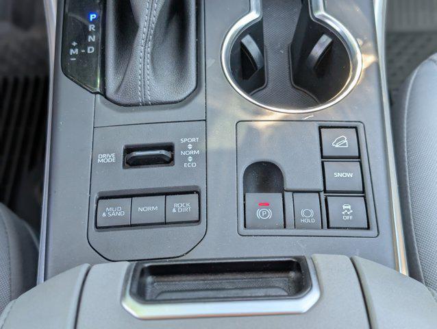 used 2023 Toyota Highlander car, priced at $35,997