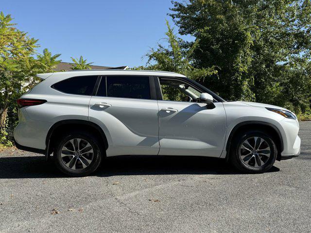 used 2023 Toyota Highlander car, priced at $35,933