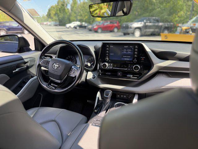 used 2020 Toyota Highlander car, priced at $28,986