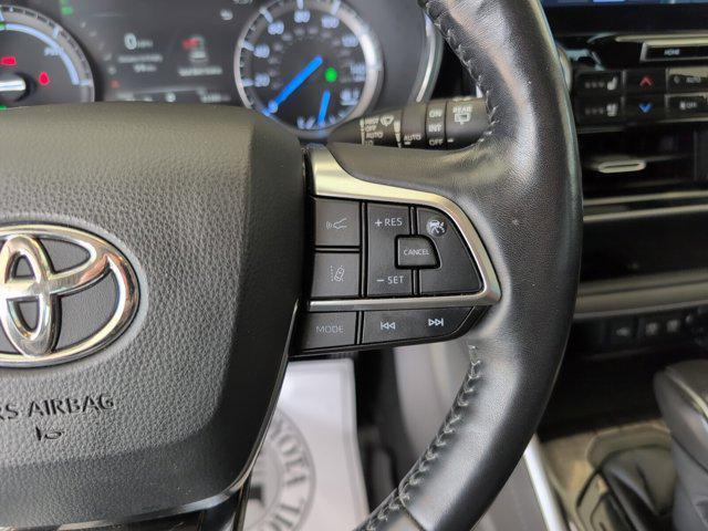 used 2020 Toyota Highlander Hybrid car, priced at $35,800