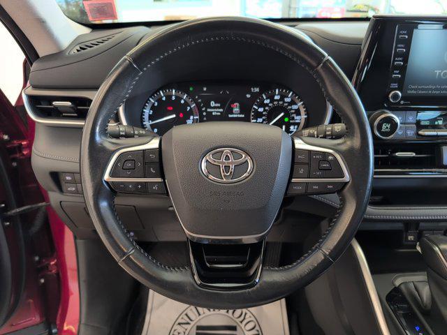 used 2021 Toyota Highlander car, priced at $30,700