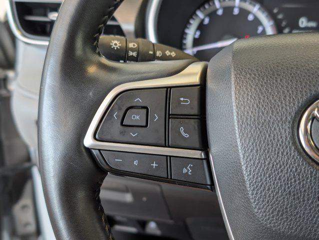 used 2022 Toyota Highlander car, priced at $40,731