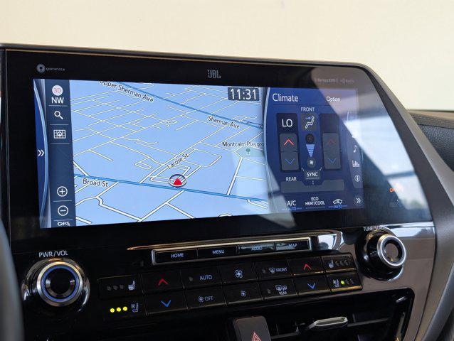 used 2022 Toyota Highlander car, priced at $40,731