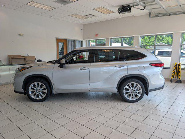 used 2022 Toyota Highlander car, priced at $40,731