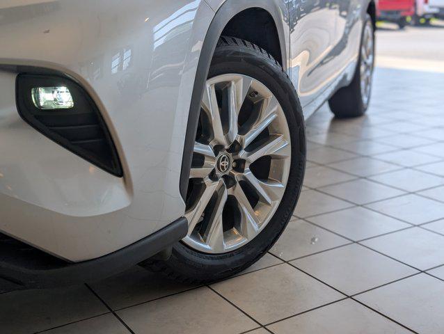 used 2022 Toyota Highlander car, priced at $40,731