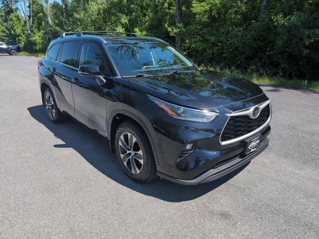 used 2021 Toyota Highlander car, priced at $33,600