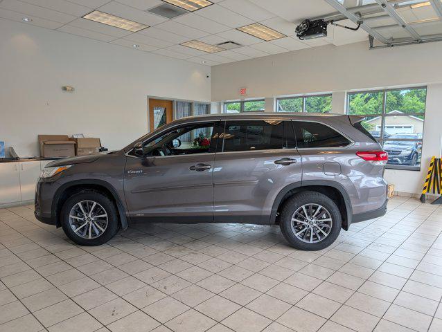 used 2019 Toyota Highlander Hybrid car, priced at $35,000