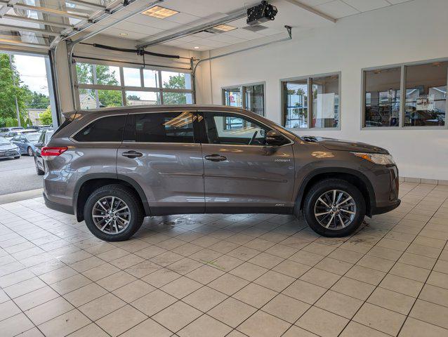 used 2019 Toyota Highlander Hybrid car, priced at $35,000