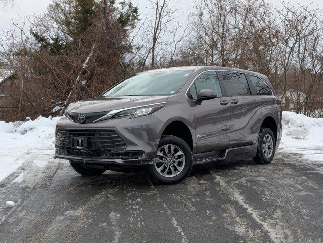 used 2022 Toyota Sienna car, priced at $58,949