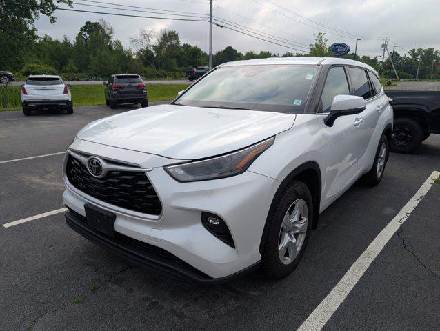 used 2022 Toyota Highlander car, priced at $33,500