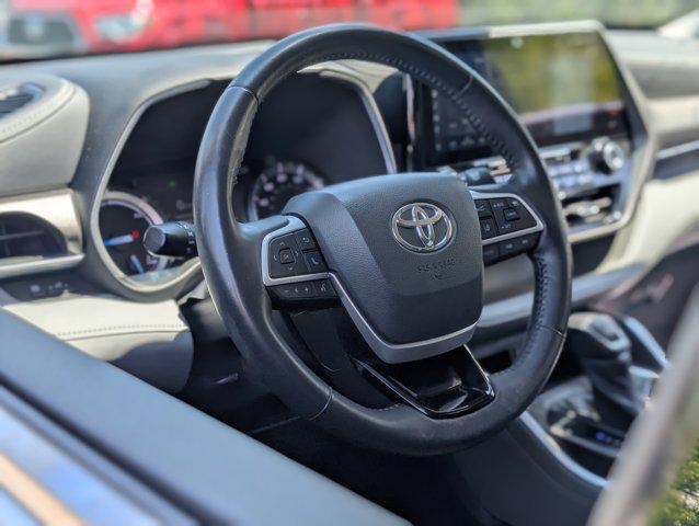 used 2022 Toyota Highlander Hybrid car, priced at $35,590