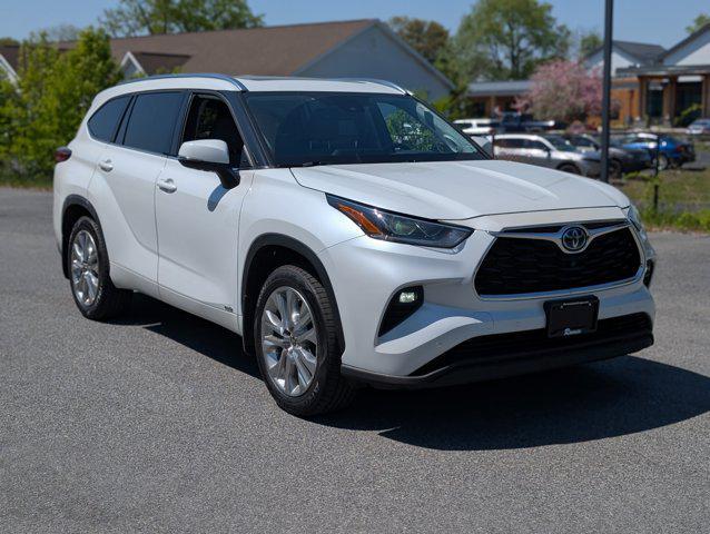 used 2022 Toyota Highlander Hybrid car, priced at $35,590