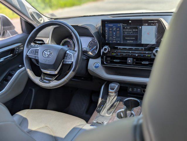 used 2022 Toyota Highlander Hybrid car, priced at $35,590