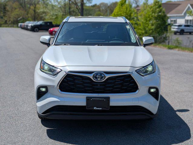 used 2022 Toyota Highlander Hybrid car, priced at $35,590