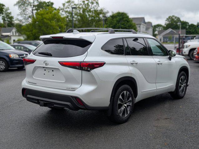 used 2022 Toyota Highlander car, priced at $33,992