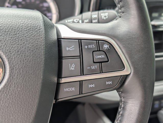 used 2022 Toyota Highlander car, priced at $33,992