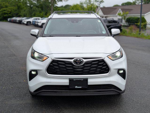 used 2022 Toyota Highlander car, priced at $33,992
