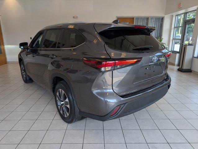 used 2024 Toyota Highlander Hybrid car, priced at $45,985