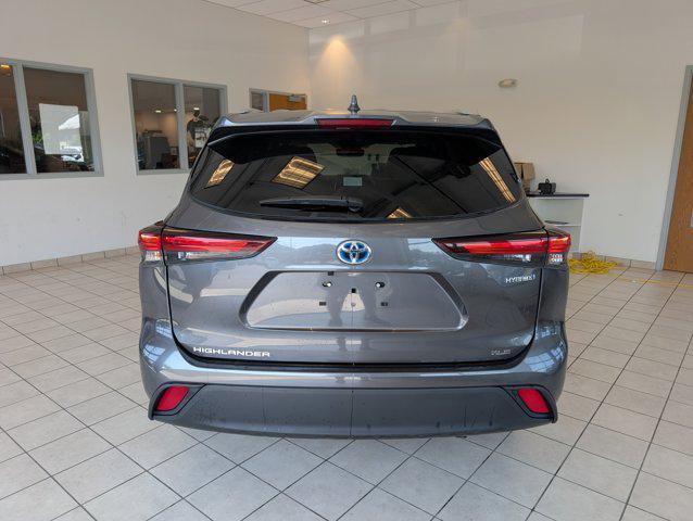 used 2024 Toyota Highlander Hybrid car, priced at $45,985