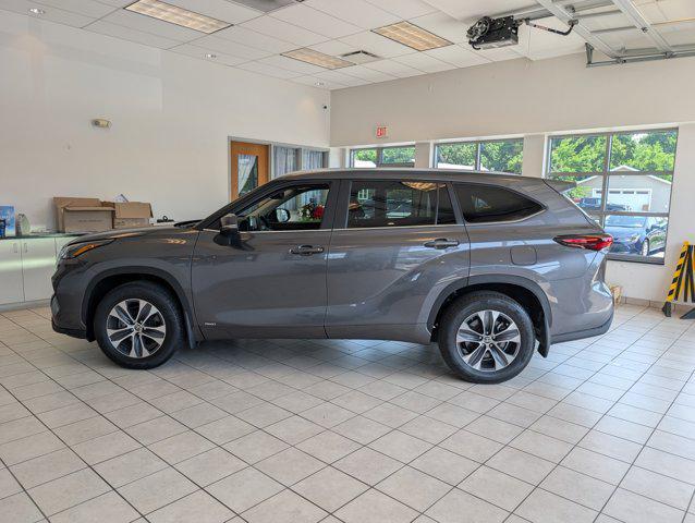 used 2024 Toyota Highlander Hybrid car, priced at $45,985