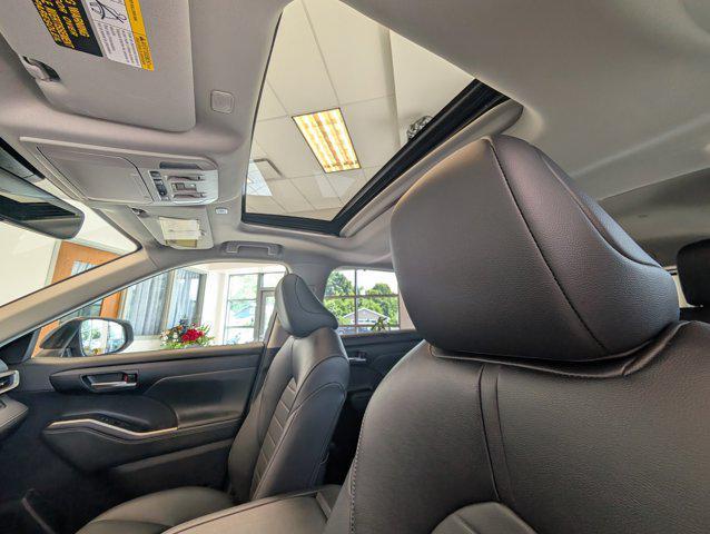 used 2024 Toyota Highlander Hybrid car, priced at $45,985