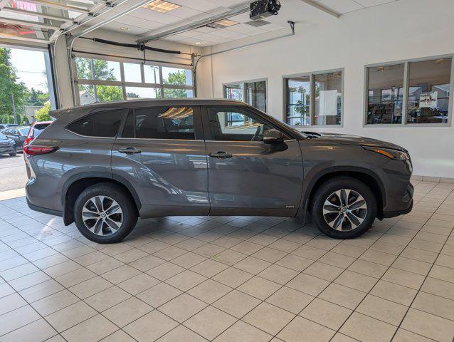 used 2024 Toyota Highlander Hybrid car, priced at $45,985