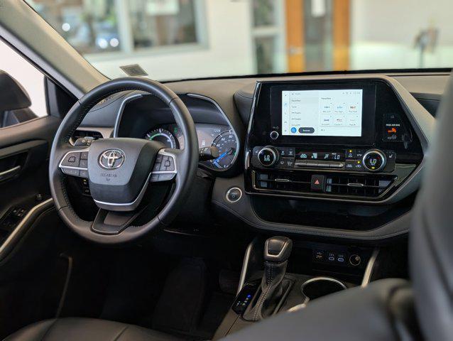 used 2024 Toyota Highlander Hybrid car, priced at $45,985