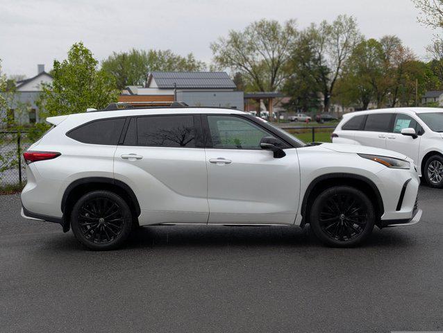 used 2023 Toyota Highlander car, priced at $44,103