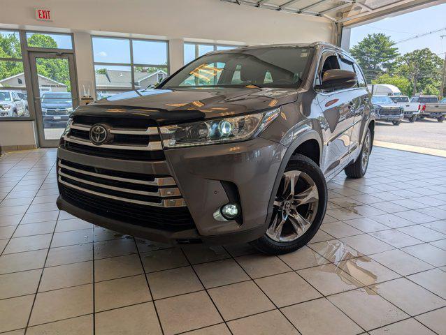 used 2019 Toyota Highlander car, priced at $28,976