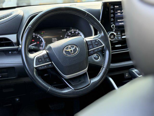 used 2022 Toyota Highlander car, priced at $35,500