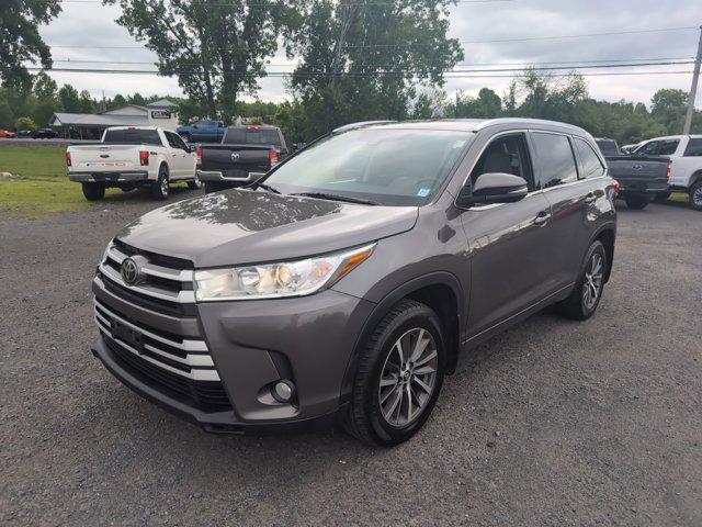 used 2017 Toyota Highlander car, priced at $18,100