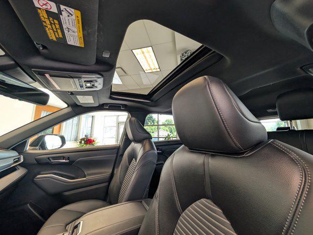 used 2022 Toyota Highlander car, priced at $41,299