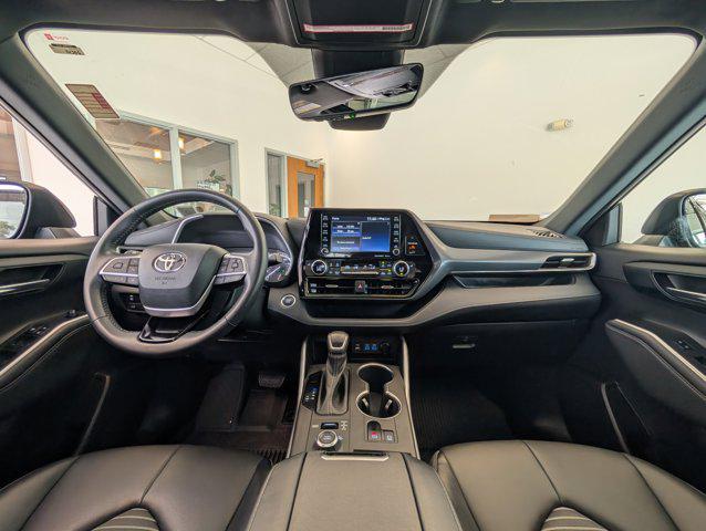 used 2022 Toyota Highlander car, priced at $41,299