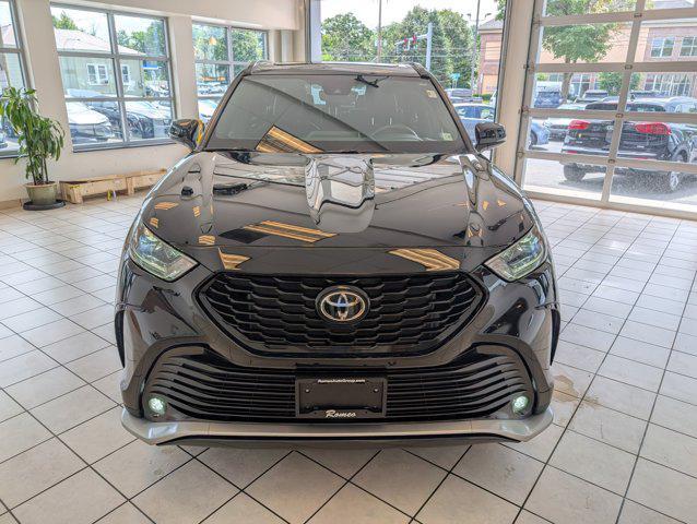 used 2022 Toyota Highlander car, priced at $41,299