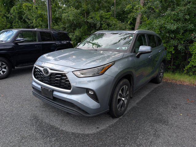 used 2023 Toyota Highlander car, priced at $40,374