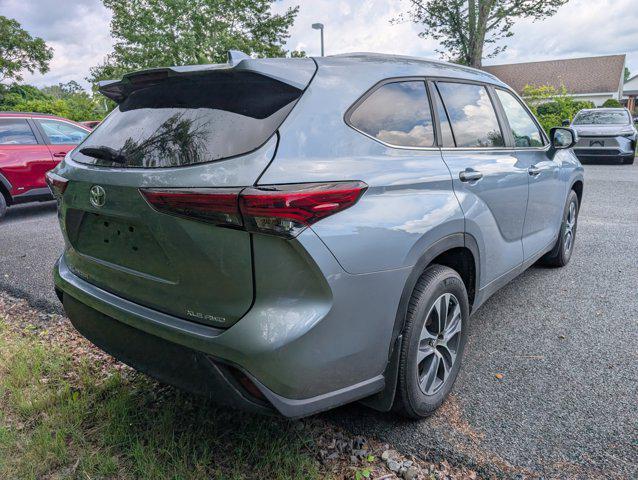used 2023 Toyota Highlander car, priced at $40,374