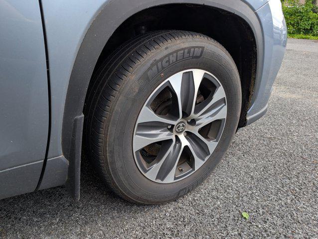 used 2023 Toyota Highlander car, priced at $40,374
