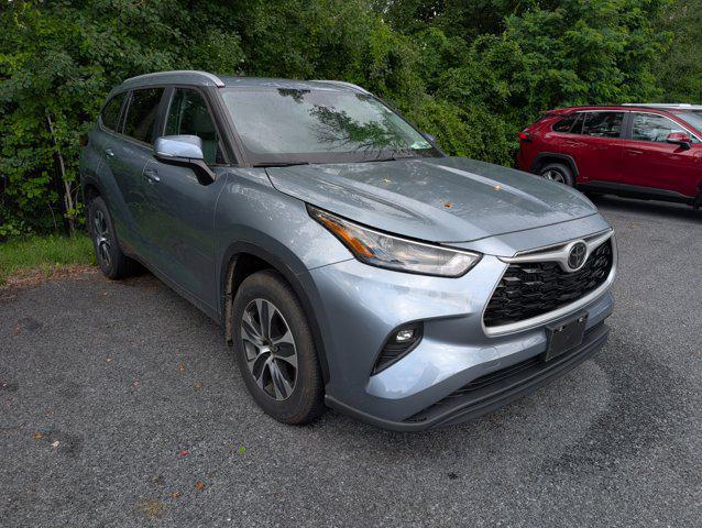 used 2023 Toyota Highlander car, priced at $40,374