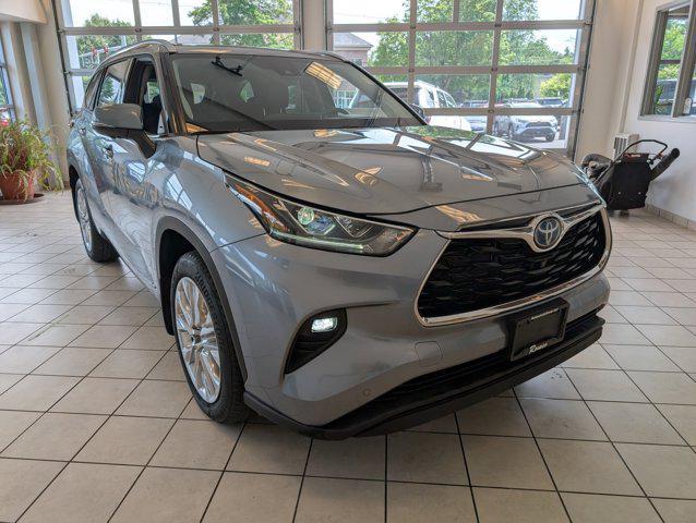 used 2024 Toyota Highlander Hybrid car, priced at $52,922