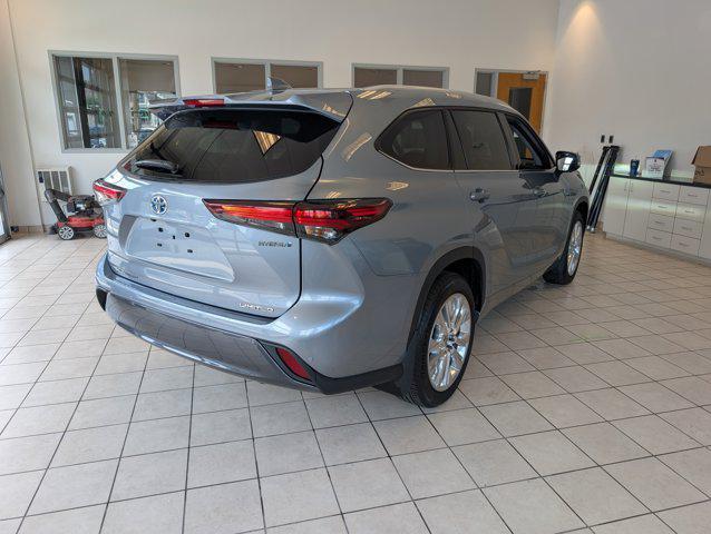 used 2024 Toyota Highlander Hybrid car, priced at $52,922