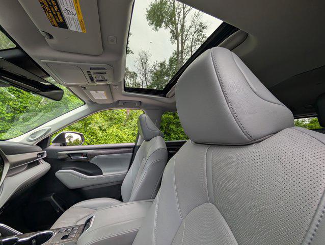 used 2023 Toyota Highlander Hybrid car, priced at $46,019