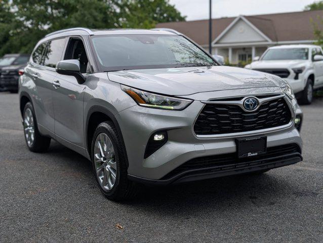 used 2023 Toyota Highlander Hybrid car, priced at $46,019