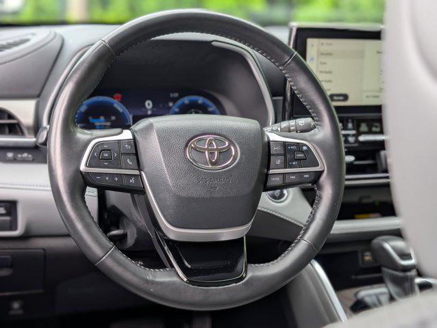 used 2023 Toyota Highlander Hybrid car, priced at $46,019