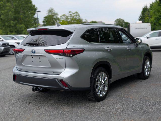 used 2023 Toyota Highlander Hybrid car, priced at $46,019