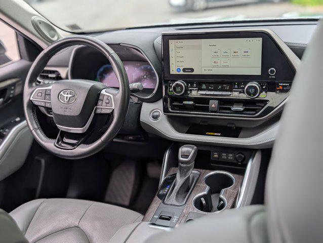 used 2023 Toyota Highlander Hybrid car, priced at $46,019