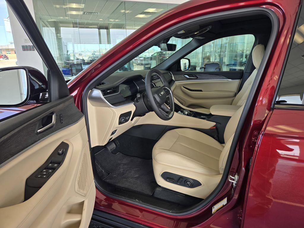 new 2025 Jeep Grand Cherokee L car, priced at $42,399