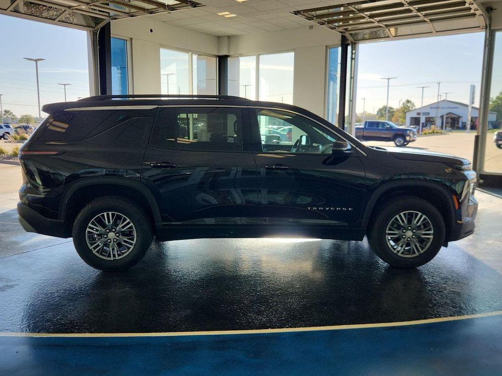 used 2025 Chevrolet Traverse car, priced at $40,999