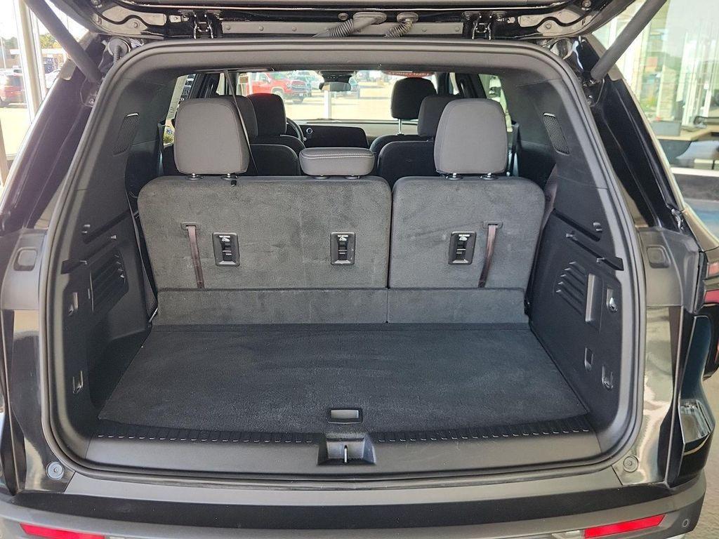 used 2025 Chevrolet Traverse car, priced at $40,999