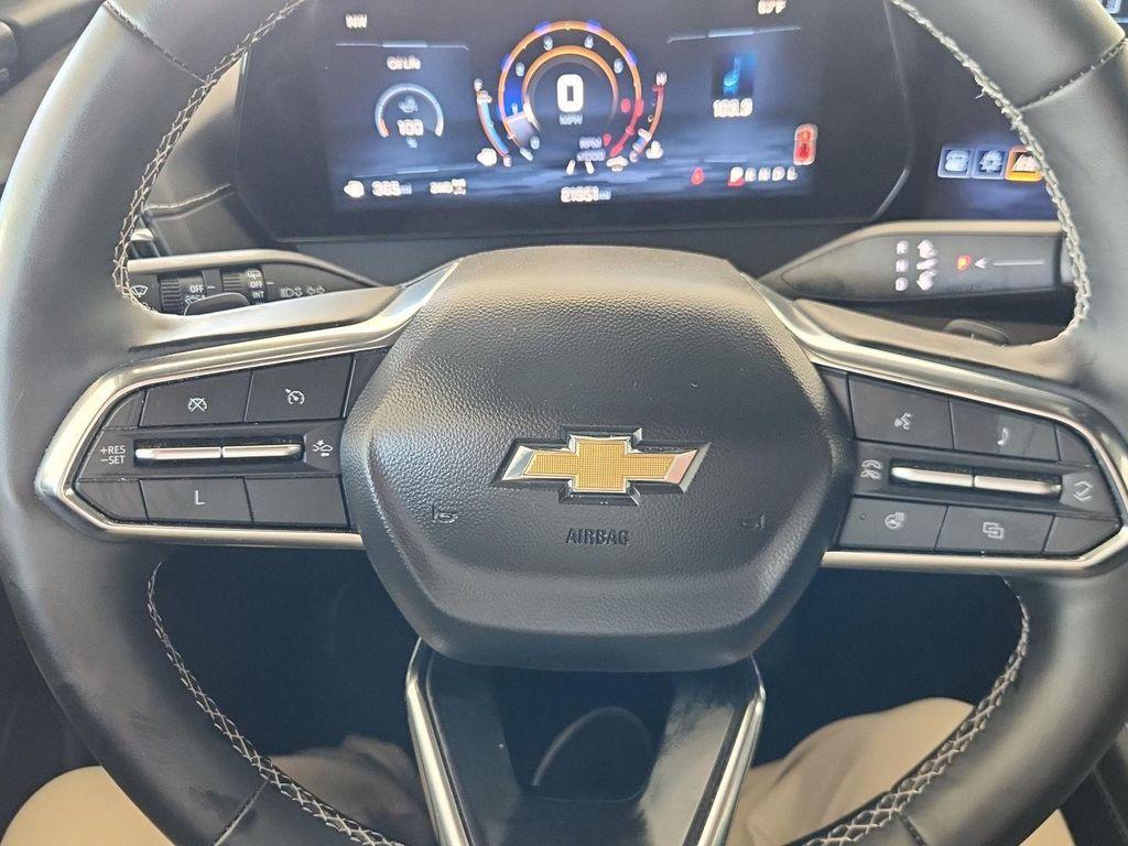 used 2025 Chevrolet Traverse car, priced at $40,999