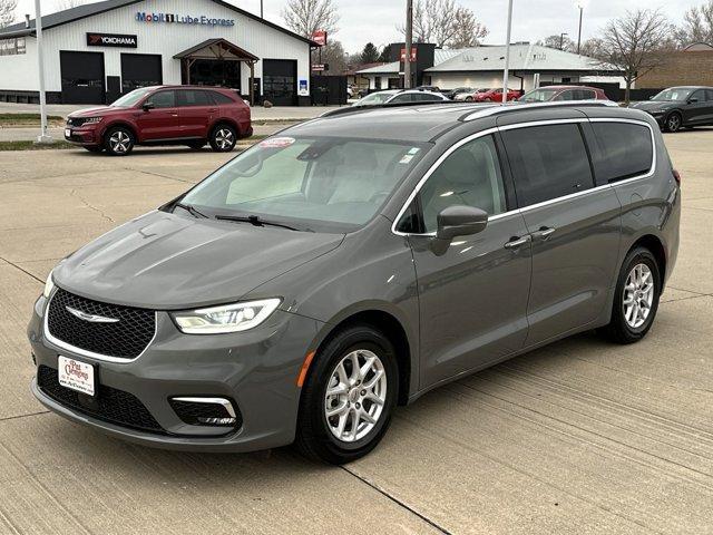 used 2021 Chrysler Pacifica car, priced at $25,999